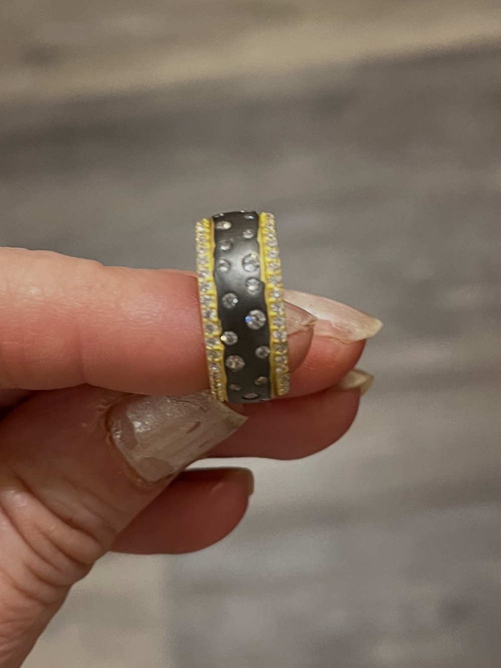 Freida Rothman size 6 Black/Gold Pavé Band Ring***missing one stone on border - Picture 6 of 9